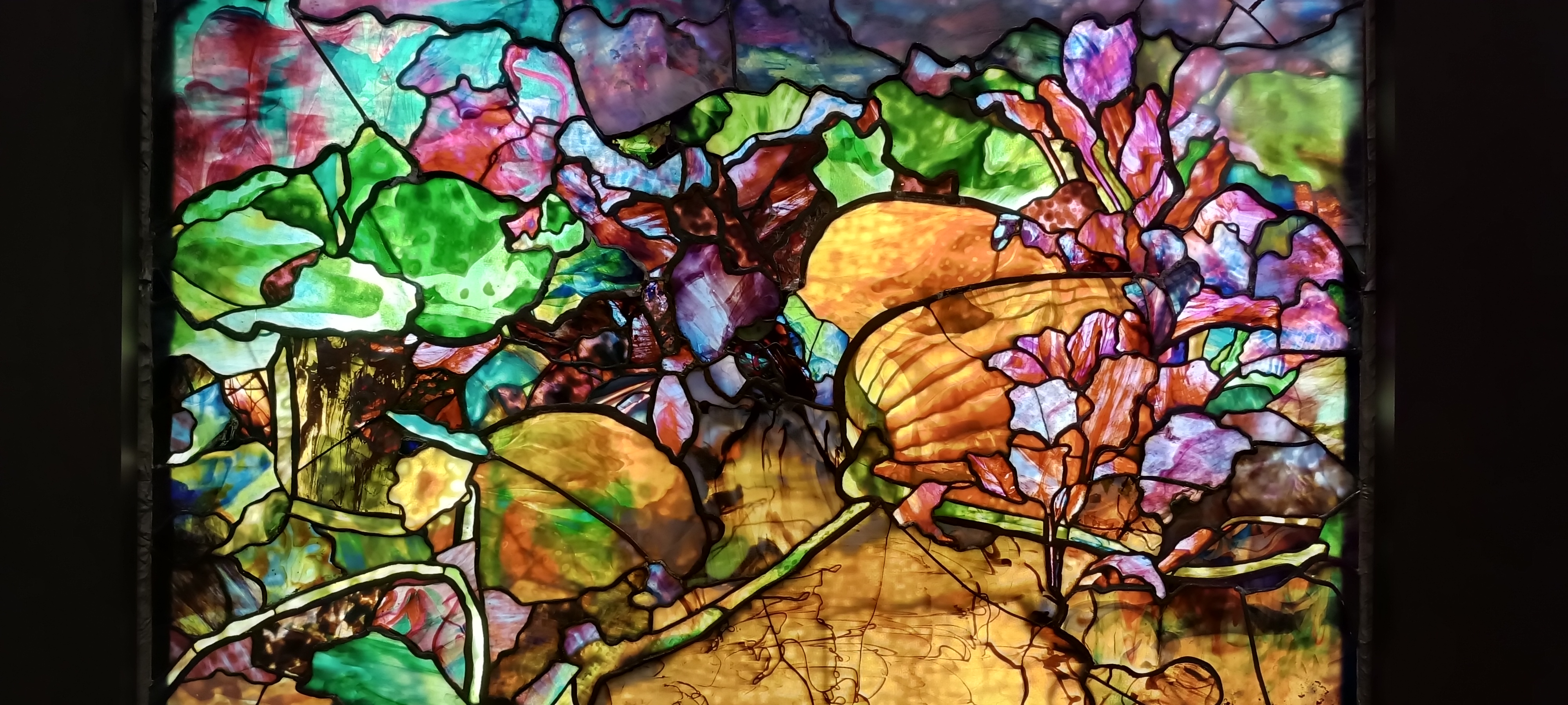 La revolución artística de Tiffany en el museo Charles Hosmer Morse
